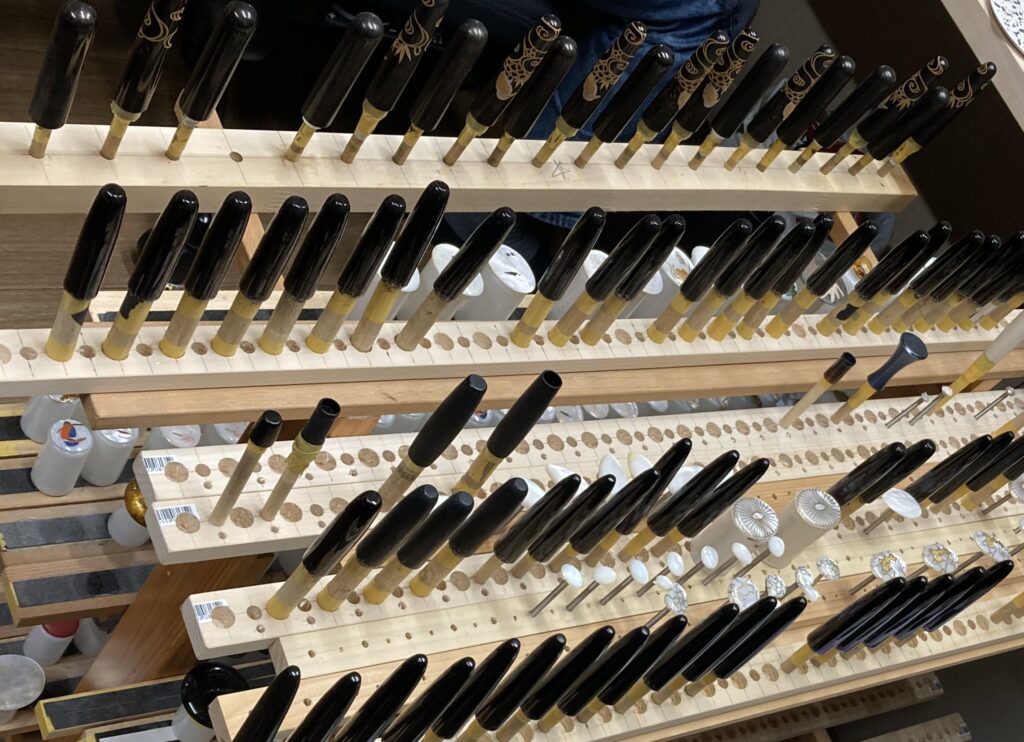 hariya - For people on the Frontline of Serving Foreign Customers!