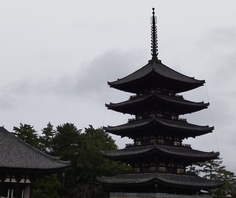 興福寺五重塔の方形屋根