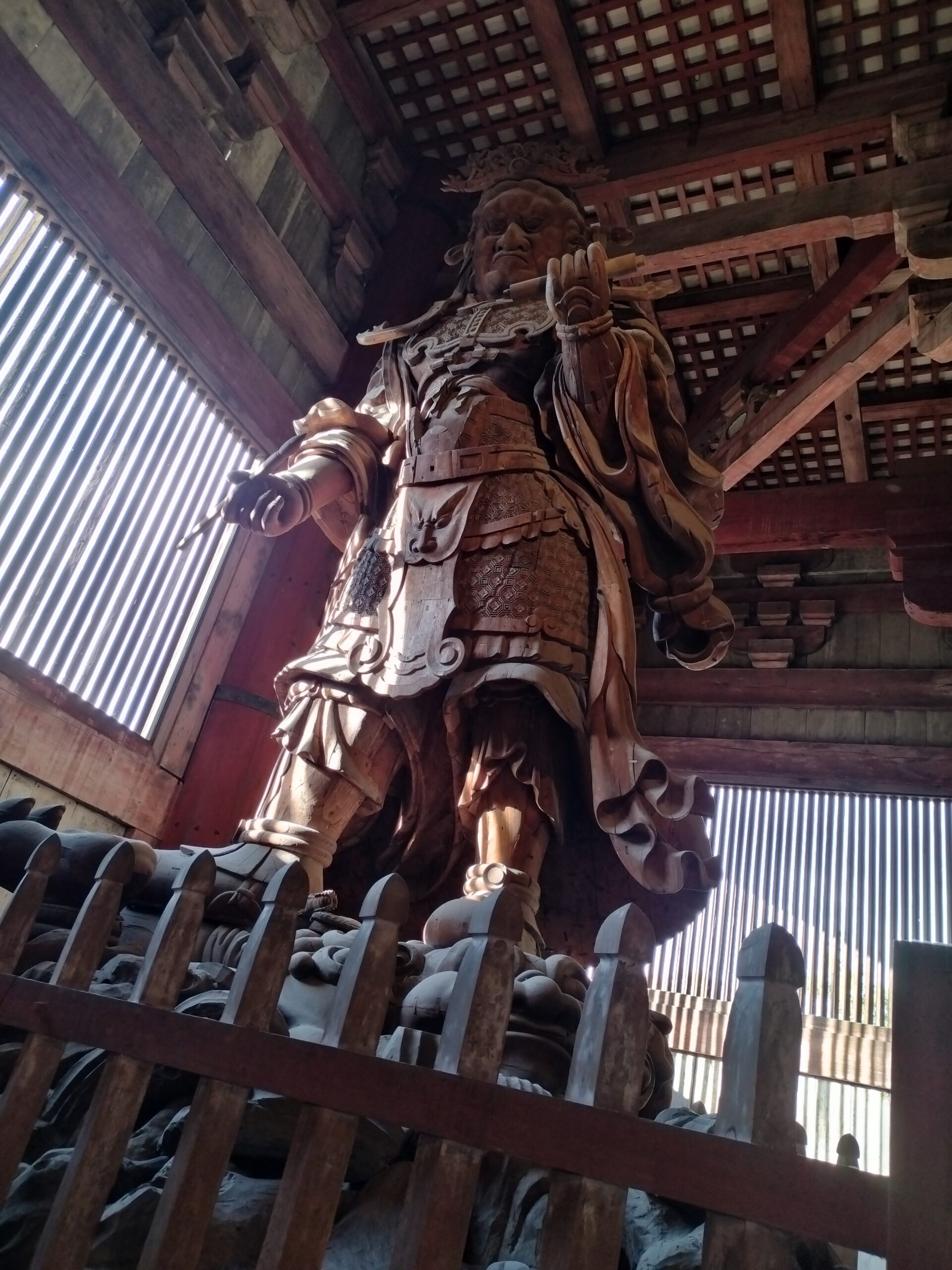 英語で「ごろつき・チンピラ」は？危険人物を指す要注意スラング6選と使い分け - インバウンドビジネス最前線の方々へ！AIの上に立つ情報収集をアシスト