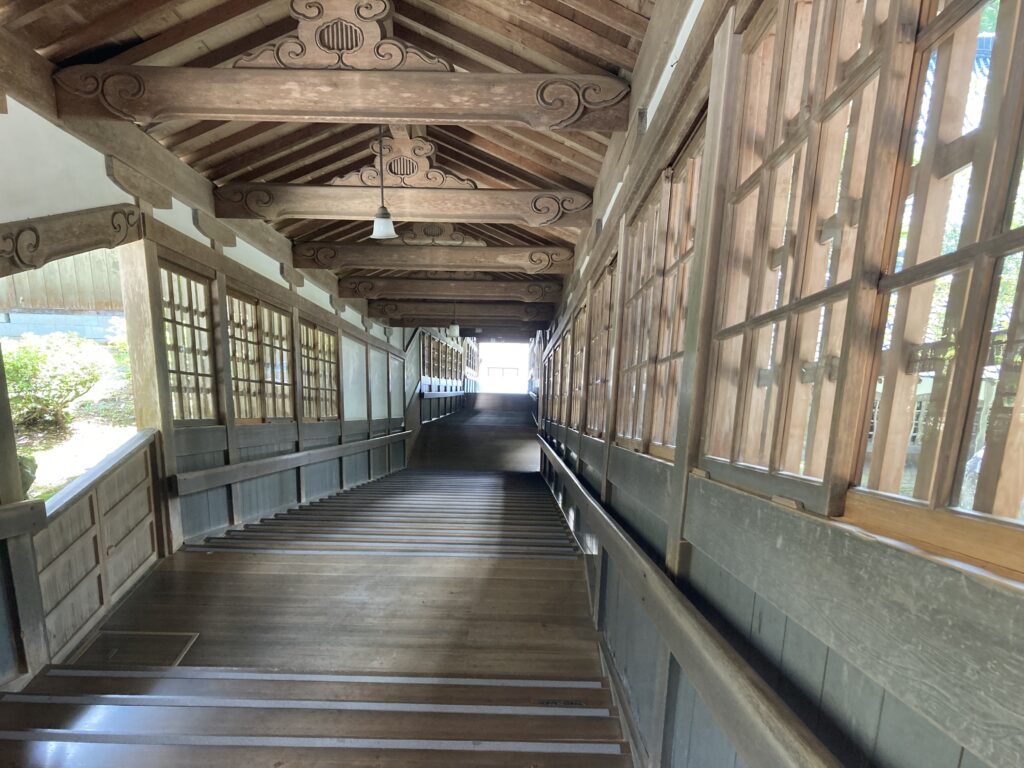 2508_階段 - インバウンドビジネス最前線の方々へ!AIの上に立つ情報収集をアシスト