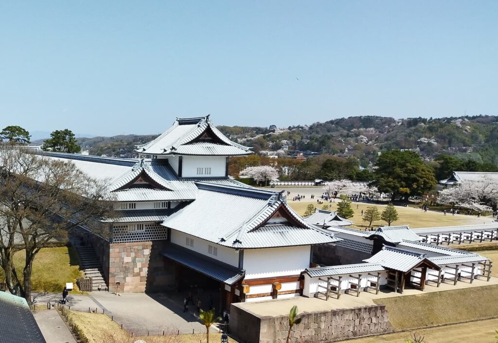 05_Lead_tile_kanazawa_castle_1 - 現役通訳ガイドも愛用 | Beyond AI ブログ